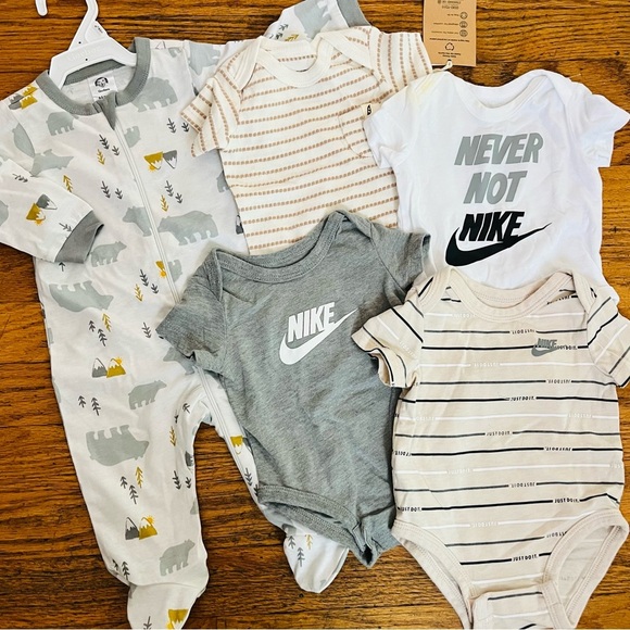 Nike bundle 5 piece Baby Onesie Set 3 month - Picture 1 of 8